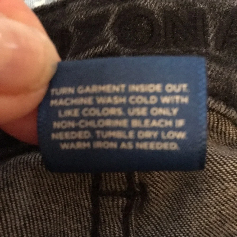 ARIZONA woman’s ripped jeans size 11 - Picture 8 of 8